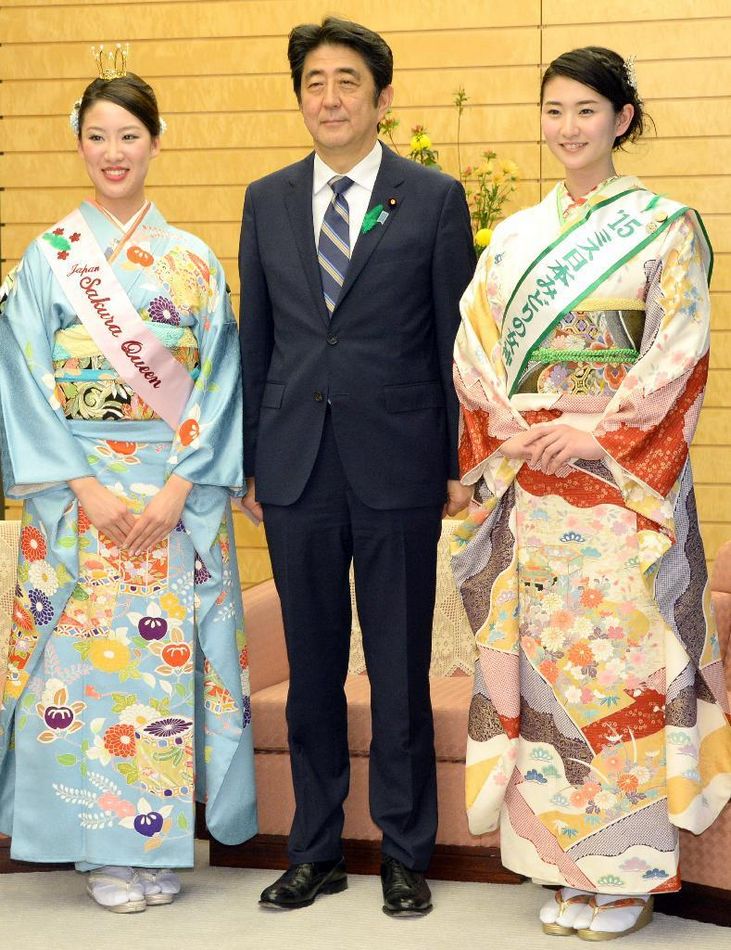 安倍接見日本櫻花女王、綠色女神