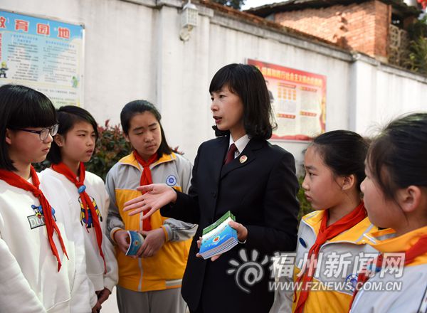 黃榮婷：她是“最美女性”，更是堅強媽媽